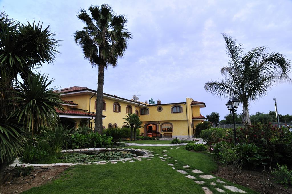 La Locanda Del Cavaliere Borgo Montello Exteriör bild