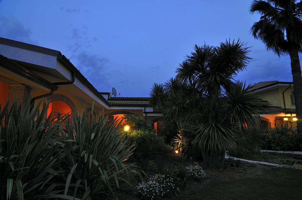 La Locanda Del Cavaliere Borgo Montello Exteriör bild