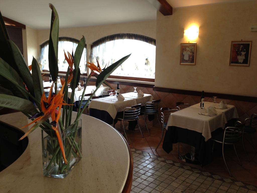 La Locanda Del Cavaliere Borgo Montello Exteriör bild
