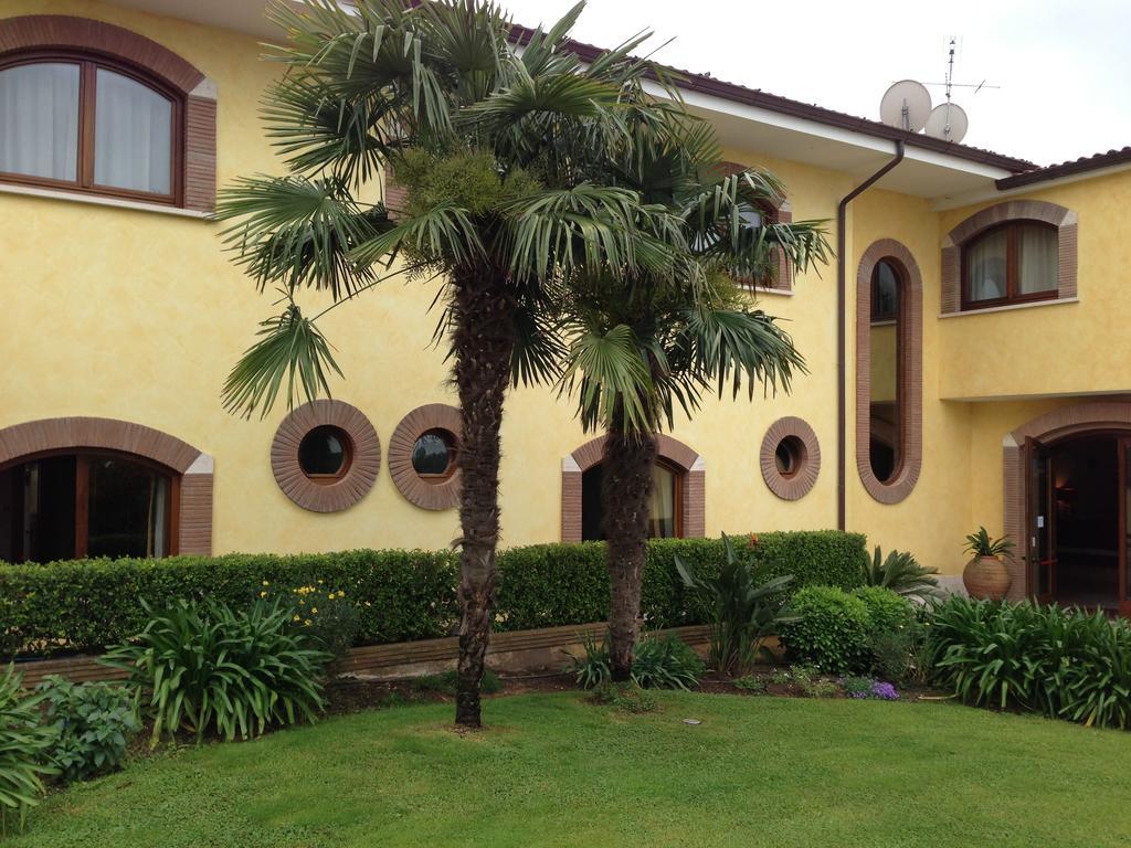 La Locanda Del Cavaliere Borgo Montello Exteriör bild