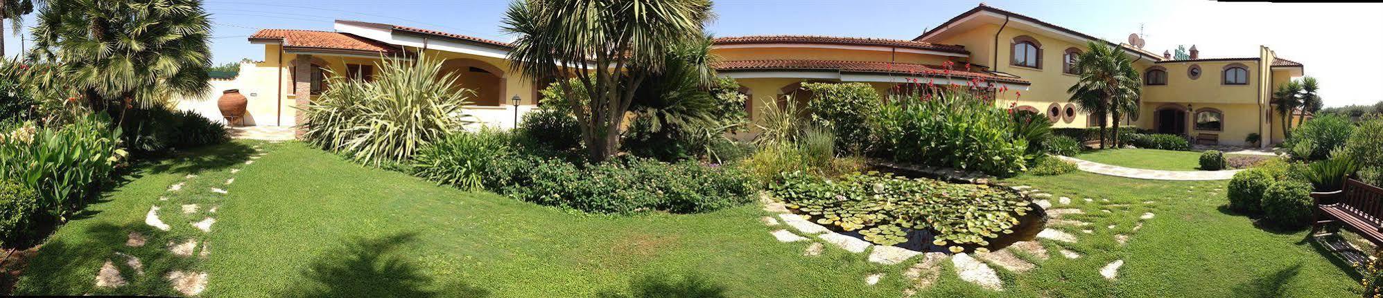 La Locanda Del Cavaliere Borgo Montello Exteriör bild