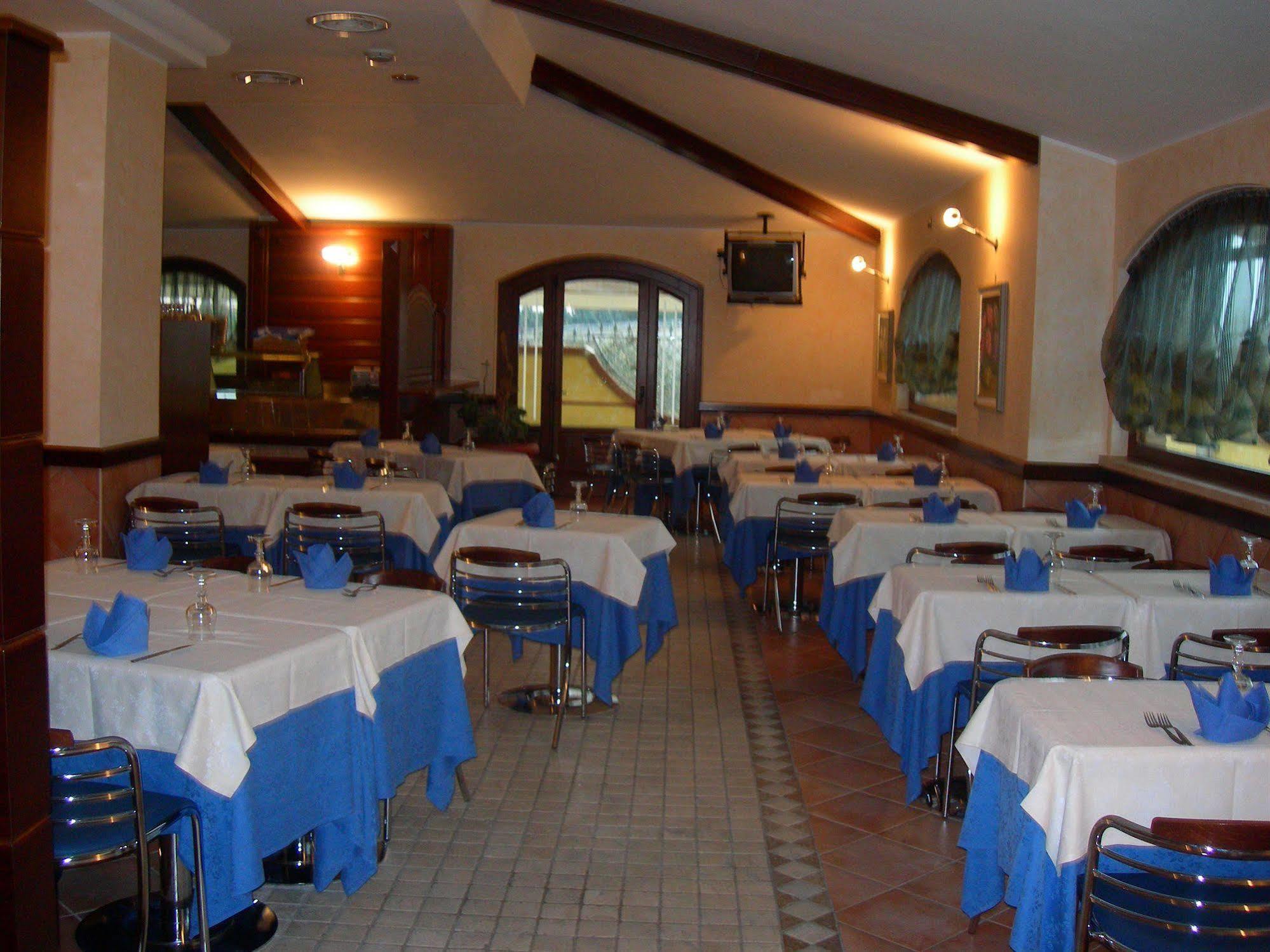 La Locanda Del Cavaliere Borgo Montello Exteriör bild