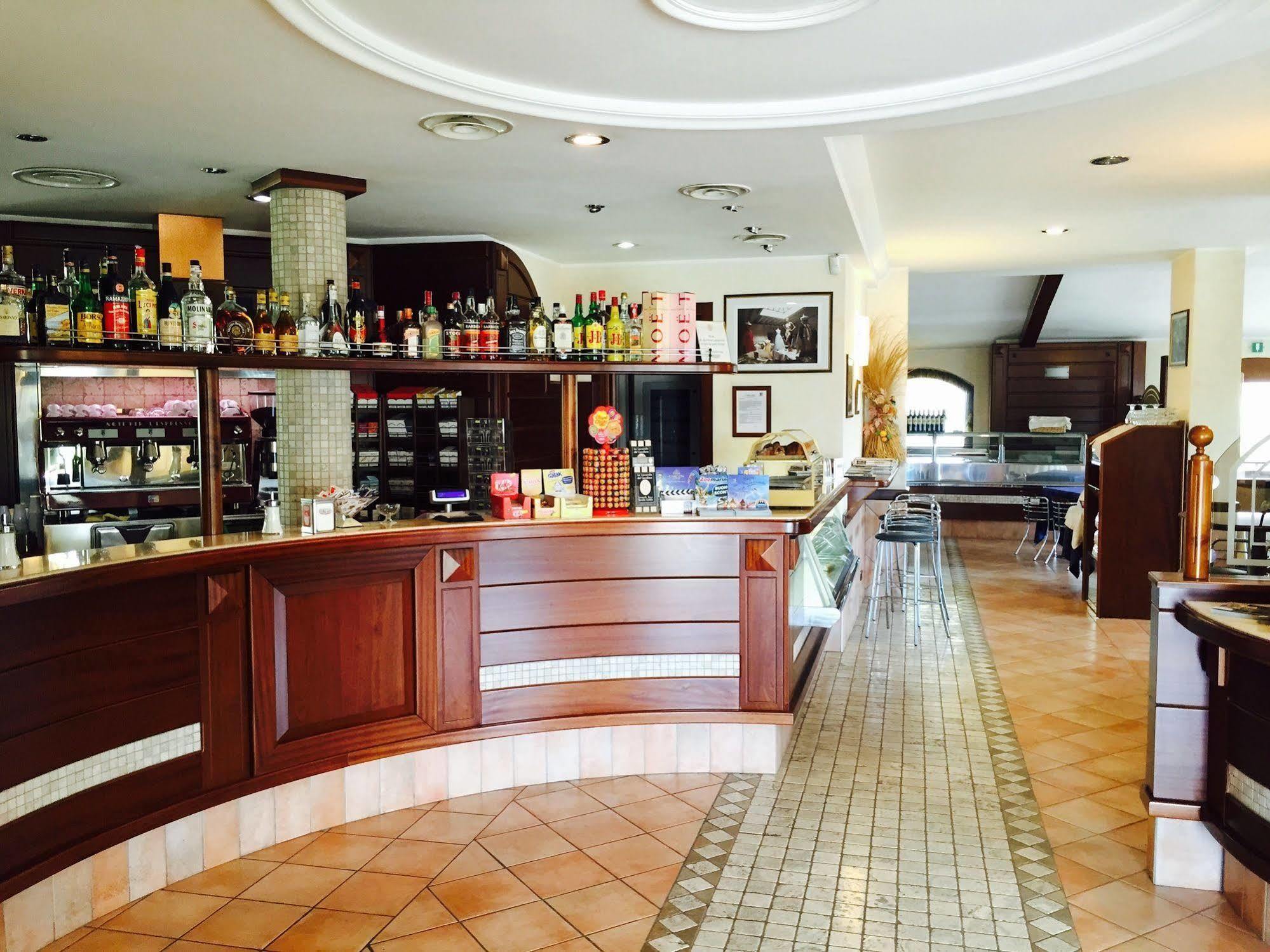 La Locanda Del Cavaliere Borgo Montello Exteriör bild