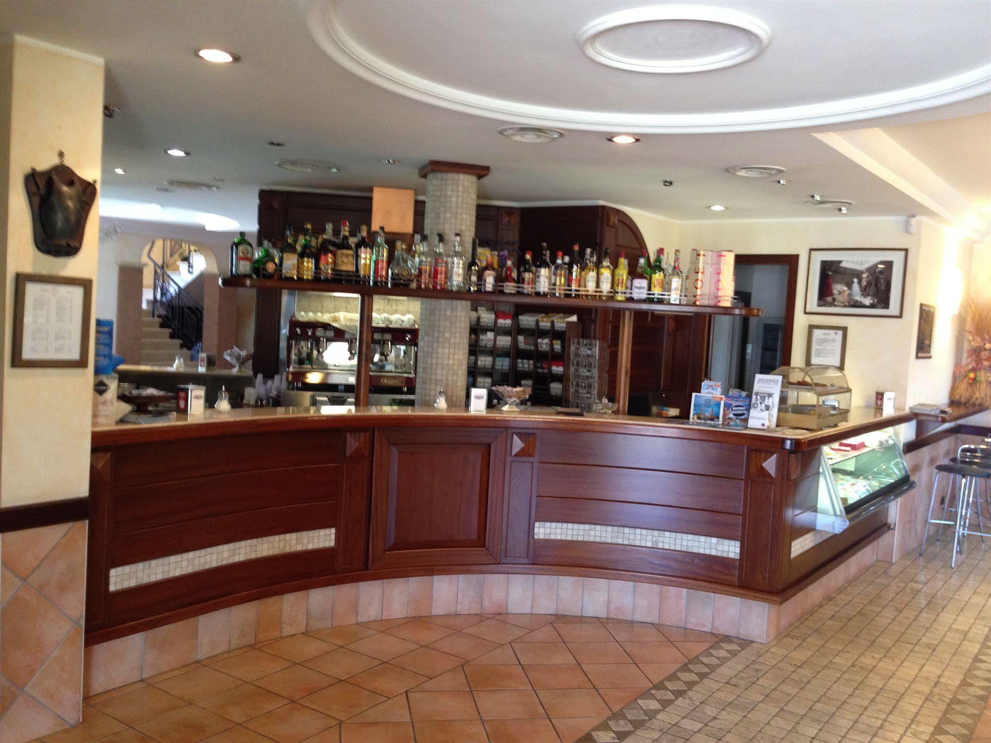 La Locanda Del Cavaliere Borgo Montello Exteriör bild