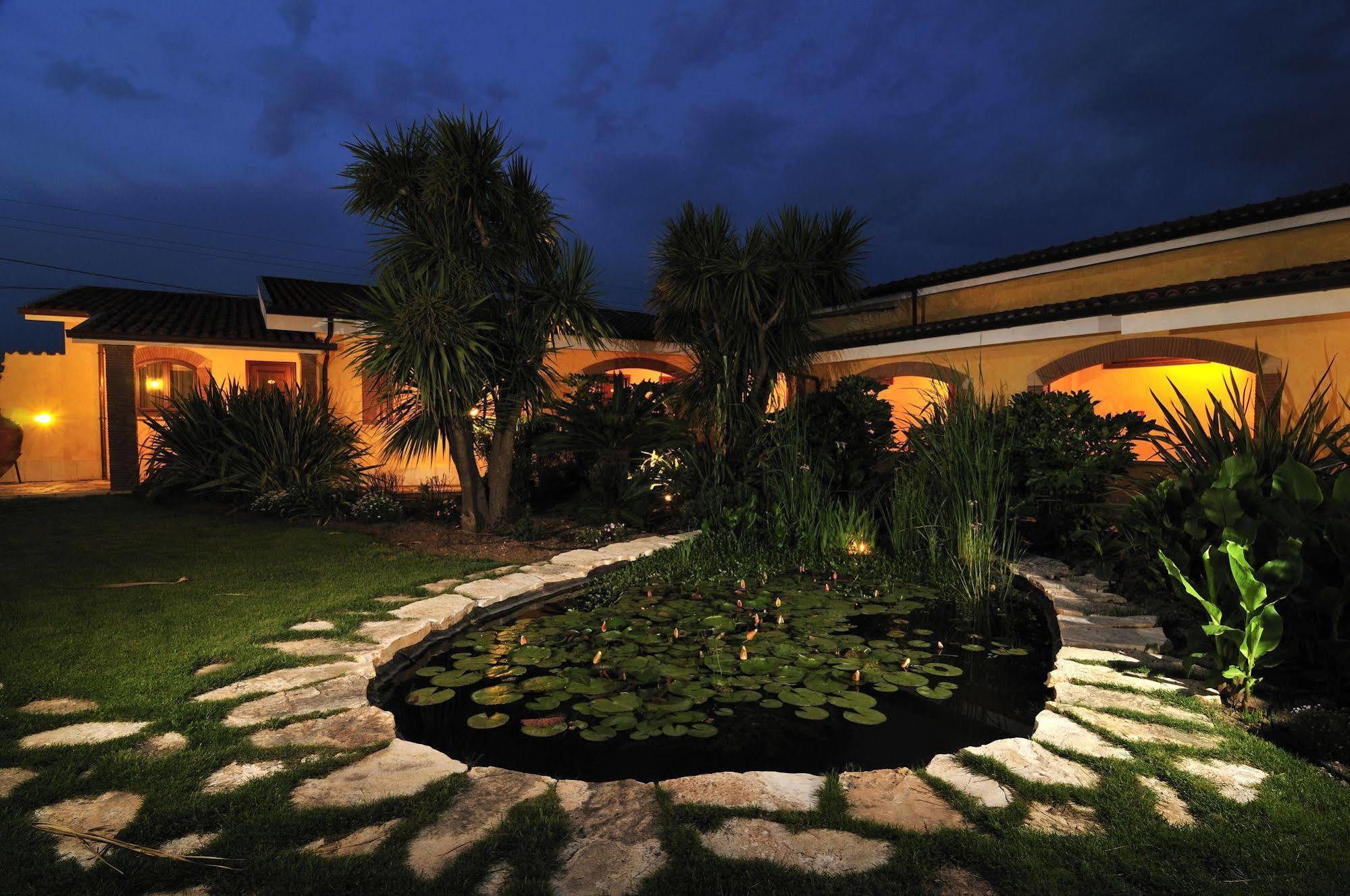 La Locanda Del Cavaliere Borgo Montello Exteriör bild